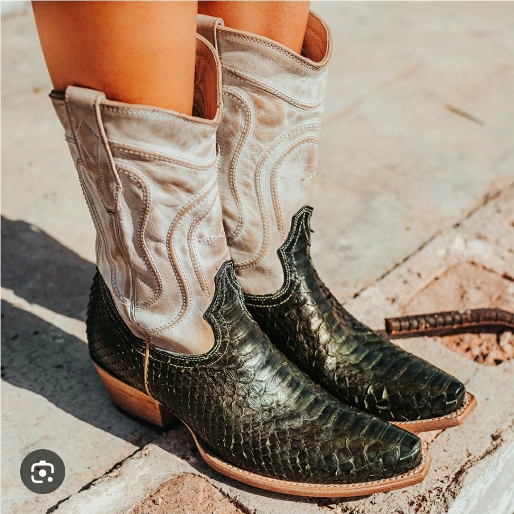 ** Freebird WARRICK OLIVE PYTHON 8**